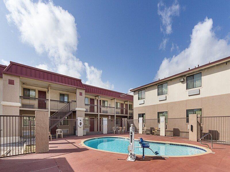 Hotel Super 8 By Wyndham New Braunfels I-35 Extérieur photo